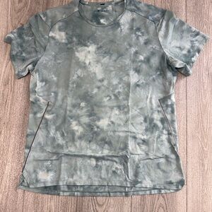 Lululemon mens dry fit Short Sleeve T-Shirt sz M